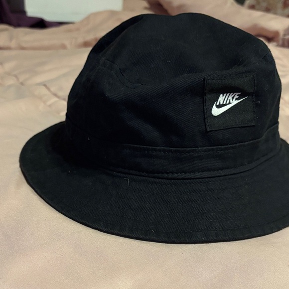 Nike Classic Black Hat - Picture 2 of 4